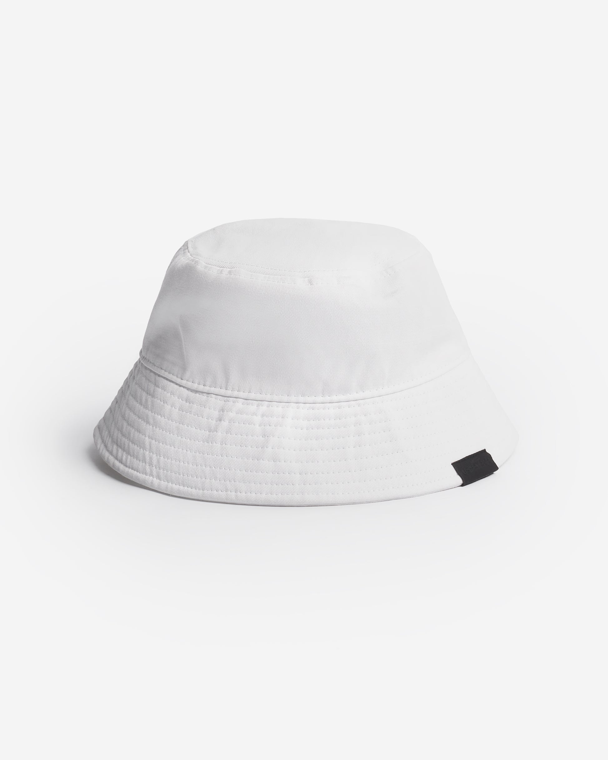 USHATÁVA Bucket Hat