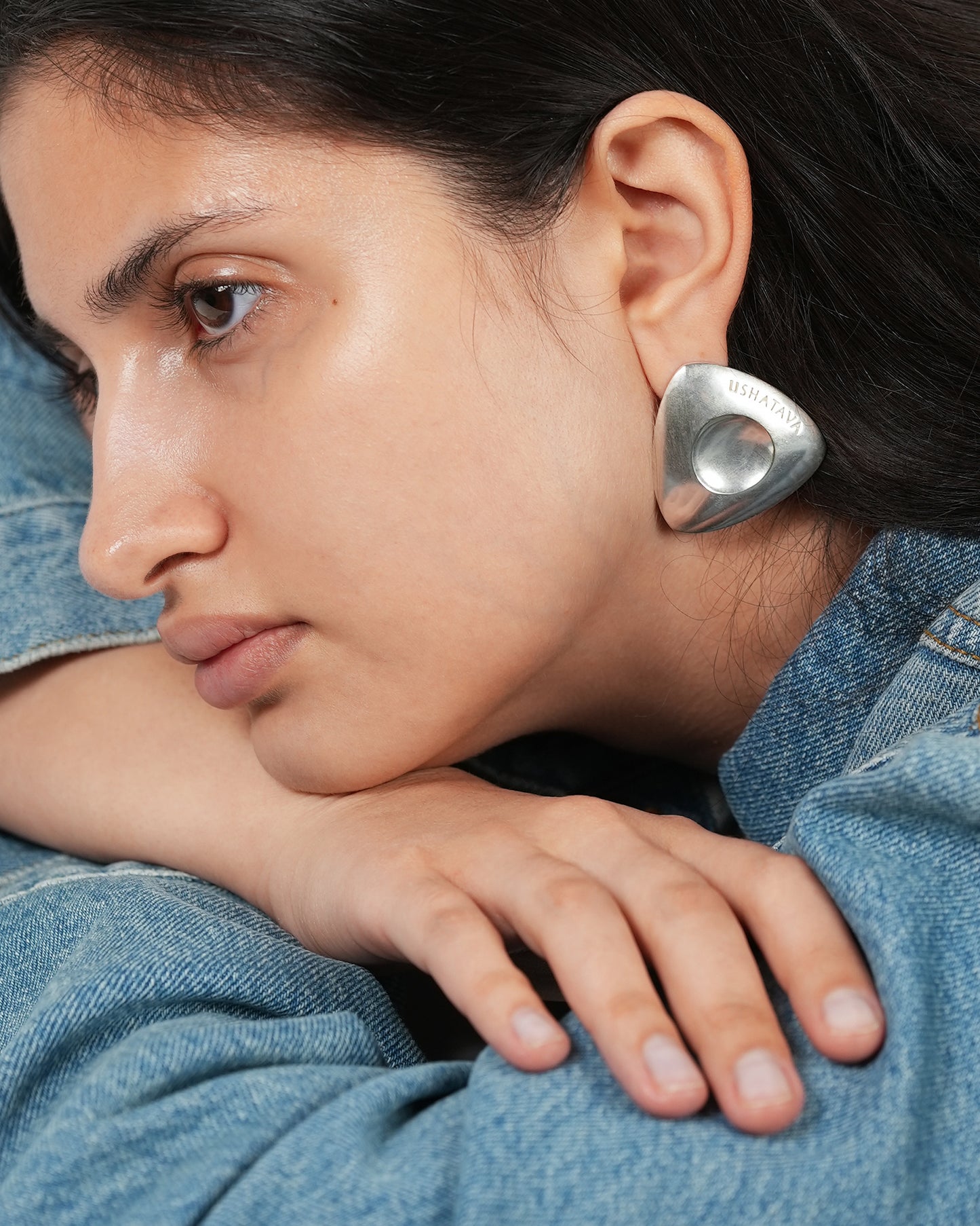 The Tailor Chalk mono earring